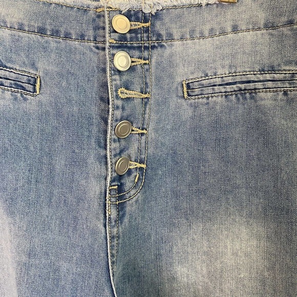 Gianni Bini Light Wash Denim Buttonfly Front Cropped Jeans Size M - Picture 4 of 5